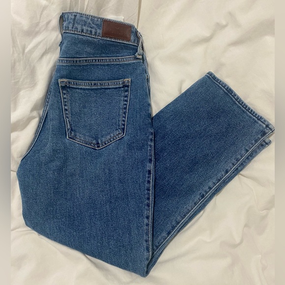 Hollister Ultra High-Rise Vintage Straight Jeans - Picture 3 of 4